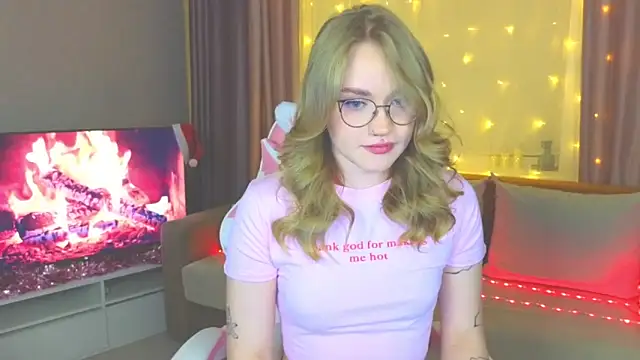 Snapshot of Aurora_Golden1 chatting on January 16, 2025, 7:20 pm Aurora Golden1 online show from January 16, 2025, 7:20 pm