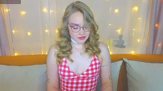 Snapshot of Aurora_Golden1 chatting on March 3, 2025, 4:14 pm Aurora Golden1 online show from March 3, 2025, 4:14 pm