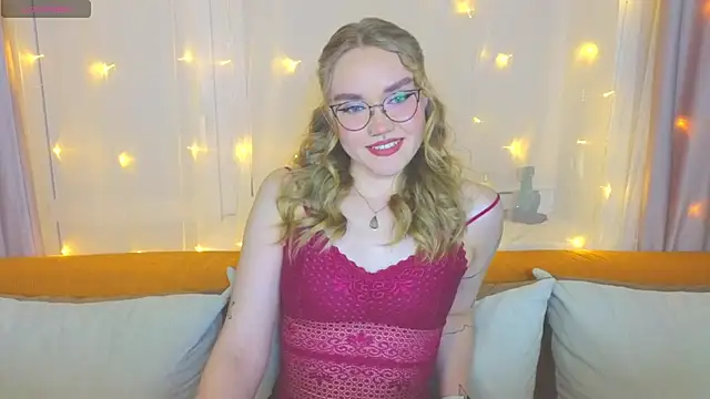 Snapshot of Aurora_Golden1 chatting on March 4, 2025, 3:48 pm Aurora Golden1 online show from March 4, 2025, 3:48 pm