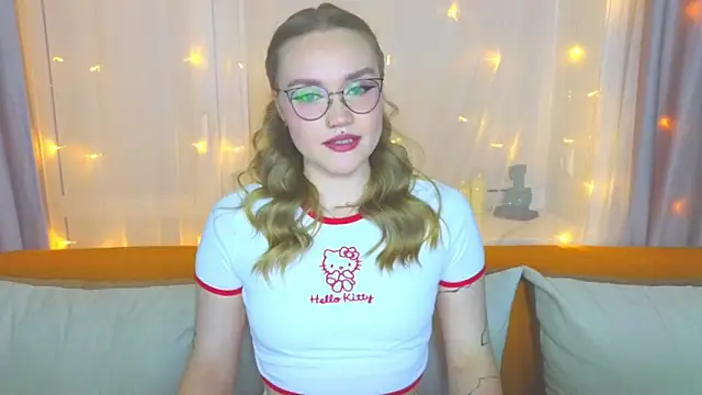 Snapshot of Aurora_Golden1 chatting on March 13, 2025, 4:34 pm Aurora Golden1 online show from March 13, 2025, 4:34 pm