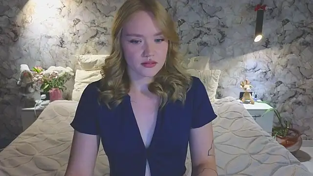 Snapshot of Aurora_Golden1 chatting on July 11, 2026, 8:39 am Aurora Golden1 online show from July 11, 2026, 8:39 am