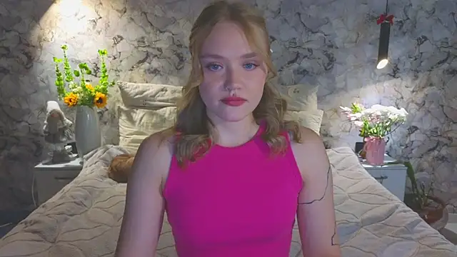 Snapshot of Aurora_Golden1 chatting on July 13, 2026, 11:35 am Aurora Golden1 online show from July 13, 2026, 11:35 am
