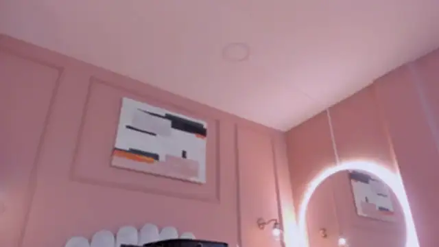 lia ass  online show from November 13, 2025, 10:36 am