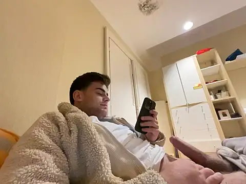 cubalibre02 online show from December 2, 2025, 10:05 pm