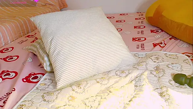 Snapshot of Embez-Damdang chatting on February 17, 2025, 6:48 pm Embez-Damdang online show from February 17, 2025, 6:48 pm