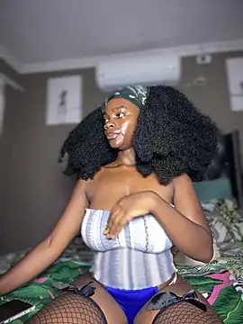 Snapshot of Candy-Heart chatting on February 13, 2026, 7:37 am Candy-Heart online show from February 13, 2026, 7:37 am