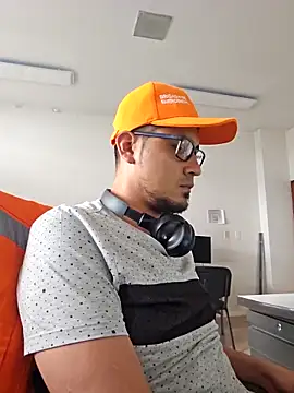 Snapshot of jhacks28 chatting on September 13, 2025, 7:24 pm jhacks28 online show from September 13, 2025, 7:24 pm