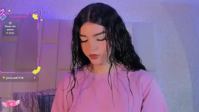 Snapshot of Summer_walkerr chatting on September 13, 2025, 12:49 pm Summer walkerr online show from September 13, 2025, 12:49 pm