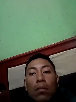 Snapshot of Robertoch chatting on November 14, 2025, 1:32 pm Robertoch online show from November 14, 2025, 1:32 pm