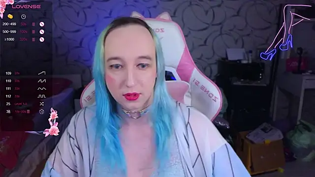 Snapshot of TheTrixy chatting on November 14, 2025, 5:39 am TheTrixy online show from November 14, 2025, 5:39 am