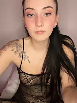 Snapshot of Sugarlina chatting on March 4, 2025, 10:05 pm Sugarlina online show from March 4, 2025, 10:05 pm