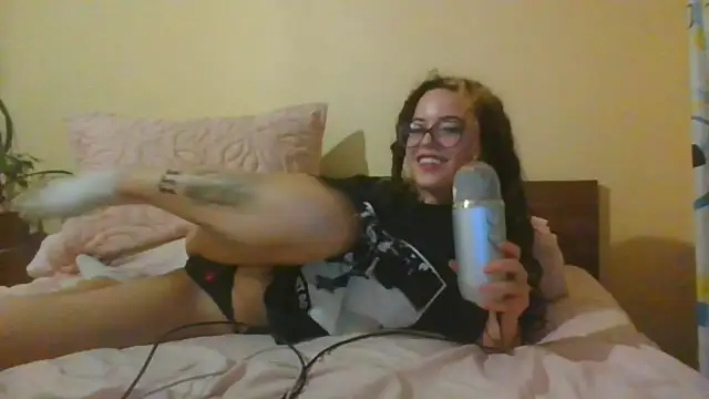 Snapshot of frikigyal chatting on February 4, 2025, 2:17 am frikigyal online show from February 4, 2025, 2:17 am