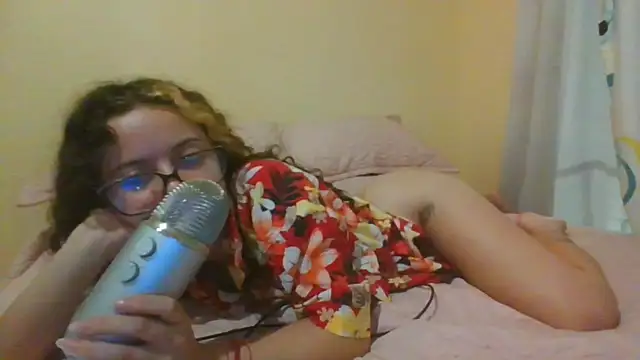 Snapshot of frikigyal chatting on February 10, 2025, 2:41 am frikigyal online show from February 10, 2025, 2:41 am