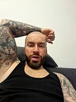 Snapshot of AronGrant chatting on March 2, 2025, 3:27 pm AronGrant online show from March 2, 2025, 3:27 pm