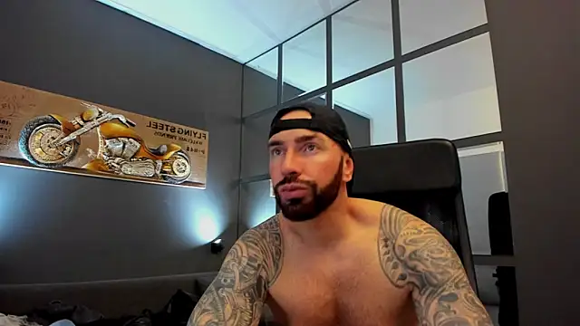 Snapshot of AronGrant chatting on March 10, 2025, 8:37 am AronGrant online show from March 10, 2025, 8:37 am