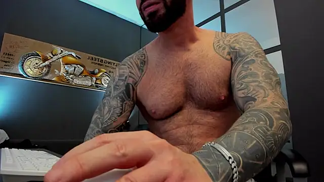 Snapshot of AronGrant chatting on March 18, 2025, 8:58 am AronGrant online show from March 18, 2025, 8:58 am