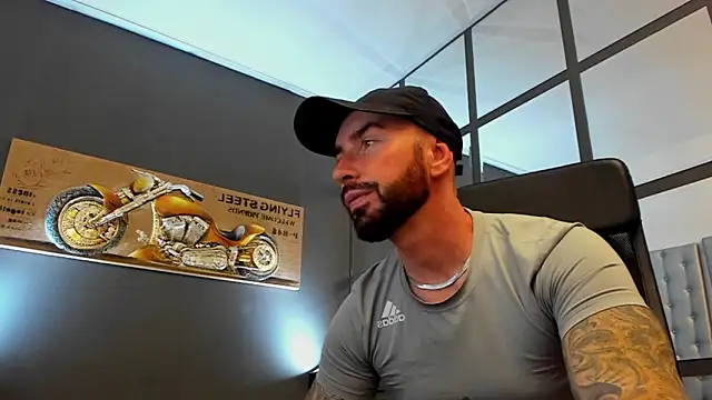 Snapshot of AronGrant chatting on October 24, 2025, 9:17 am AronGrant online show from October 24, 2025, 9:17 am