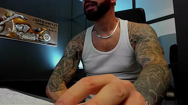 Snapshot of AronGrant chatting on October 25, 2025, 8:55 am AronGrant online show from October 25, 2025, 8:55 am