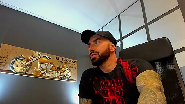 Snapshot of AronGrant chatting on October 27, 2025, 10:30 am AronGrant online show from October 27, 2025, 10:30 am