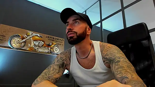 Snapshot of AronGrant chatting on October 28, 2025, 10:30 am AronGrant online show from October 28, 2025, 10:30 am