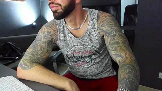 Snapshot of AronGrant chatting on November 7, 2025, 10:37 am AronGrant online show from November 7, 2025, 10:37 am