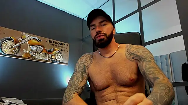 Snapshot of AronGrant chatting on November 8, 2025, 10:37 am AronGrant online show from November 8, 2025, 10:37 am