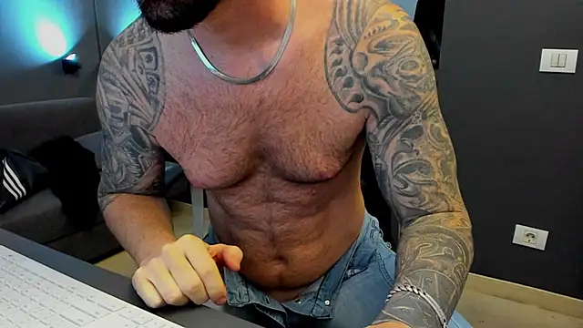 Snapshot of AronGrant chatting on November 27, 2025, 10:17 am AronGrant online show from November 27, 2025, 10:17 am