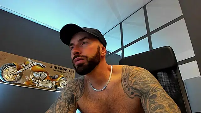 Snapshot of AronGrant chatting on November 29, 2025, 10:18 am AronGrant online show from November 29, 2025, 10:18 am