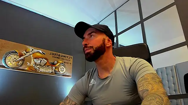 Snapshot of AronGrant chatting on November 30, 2025, 11:14 am AronGrant online show from November 30, 2025, 11:14 am