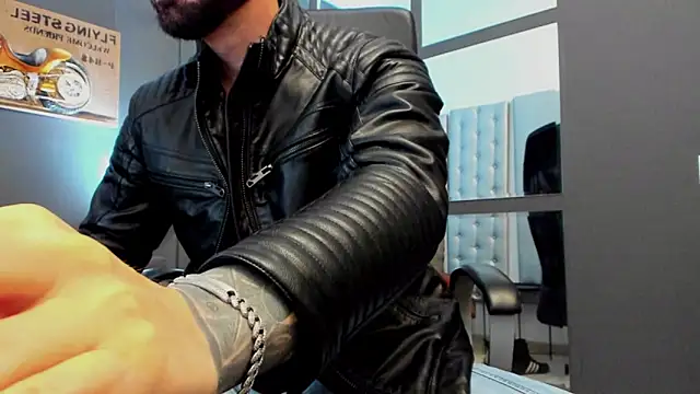 Snapshot of AronGrant chatting on December 17, 2025, 9:15 am AronGrant online show from December 17, 2025, 9:15 am