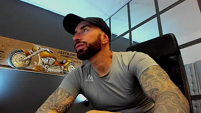 Snapshot of AronGrant chatting on January 12, 2026, 10:20 am AronGrant online show from January 12, 2026, 10:20 am