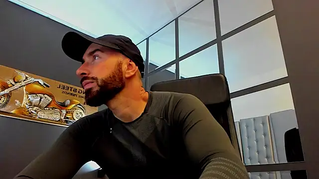 Snapshot of AronGrant chatting on January 13, 2026, 10:20 am AronGrant online show from January 13, 2026, 10:20 am