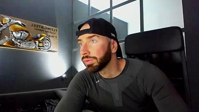 Snapshot of AronGrant chatting on January 14, 2026, 10:21 am AronGrant online show from January 14, 2026, 10:21 am