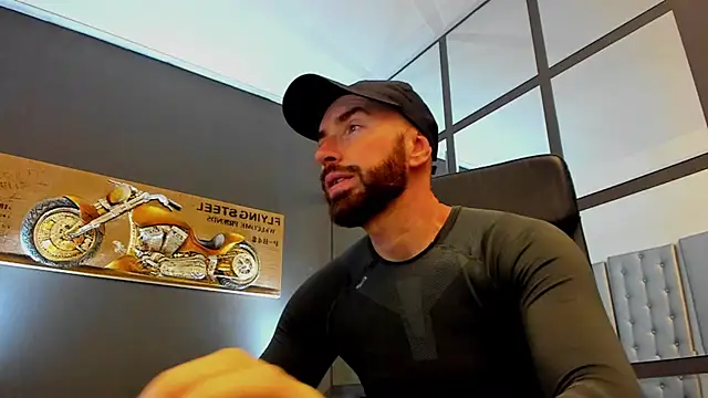 Snapshot of AronGrant chatting on January 15, 2026, 11:37 am AronGrant online show from January 15, 2026, 11:37 am