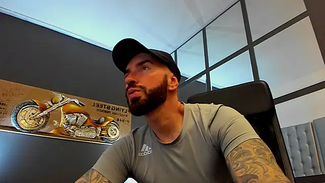 Snapshot of AronGrant chatting on January 17, 2026, 10:31 am AronGrant online show from January 17, 2026, 10:31 am