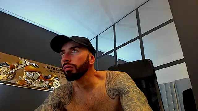 Snapshot of AronGrant chatting on February 3, 2026, 10:09 am AronGrant online show from February 3, 2026, 10:09 am