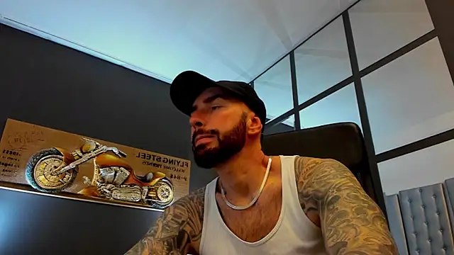 Snapshot of AronGrant chatting on February 5, 2026, 9:58 am AronGrant online show from February 5, 2026, 9:58 am