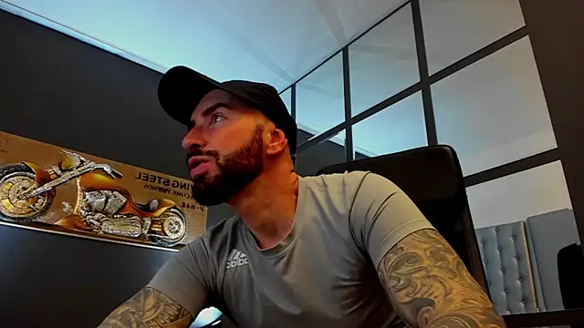 Snapshot of AronGrant chatting on February 6, 2026, 9:45 am AronGrant online show from February 6, 2026, 9:45 am