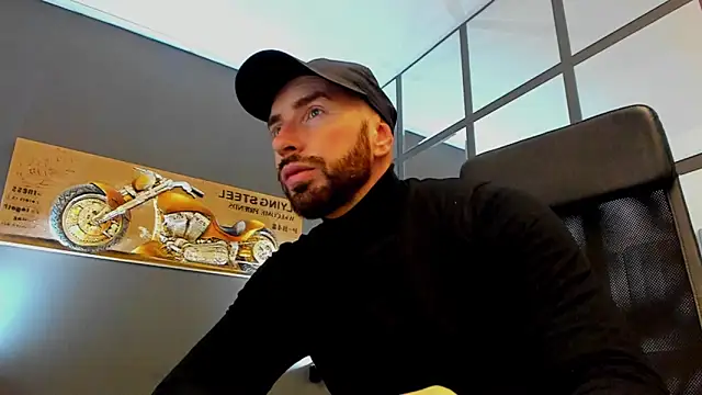 Snapshot of AronGrant chatting on February 10, 2026, 9:02 am AronGrant online show from February 10, 2026, 9:02 am