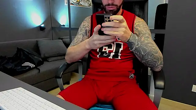 Snapshot of AronGrant chatting on February 20, 2026, 11:22 am AronGrant online show from February 20, 2026, 11:22 am