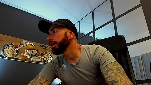 Snapshot of AronGrant chatting on February 21, 2026, 10:05 am AronGrant online show from February 21, 2026, 10:05 am