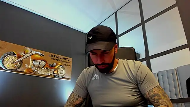 Snapshot of AronGrant chatting on February 24, 2026, 9:18 am AronGrant online show from February 24, 2026, 9:18 am