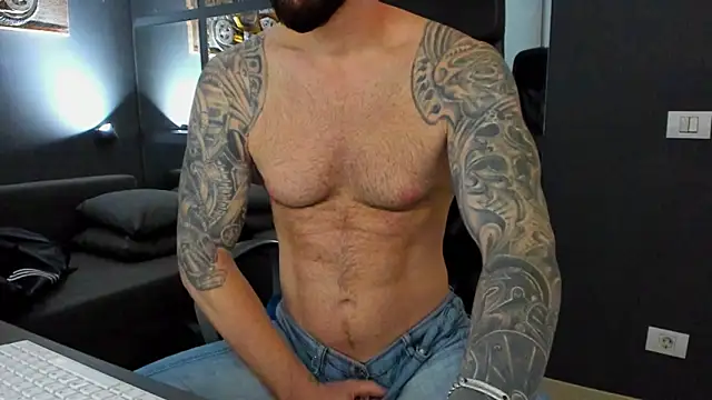 AronGrant online show from April 1, 2026, 9:43 am