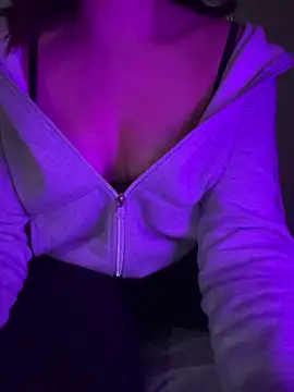 Snapshot of _Anonymegirl chatting on November 5, 2025, 8:31 pm Anonymegirl online show from November 5, 2025, 8:31 pm