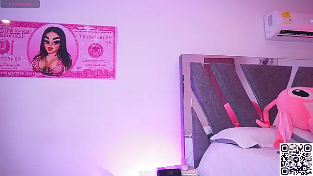 Snapshot of Caramelo_Exotic chatting on June 7, 2026, 4:49 am Caramelo Exotic online show from June 7, 2026, 4:49 am