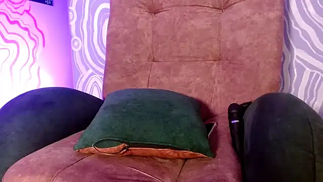 Snapshot of 420viol3ta_ chatting on February 3, 2026, 2:53 am 420viol3ta online show from February 3, 2026, 2:53 am