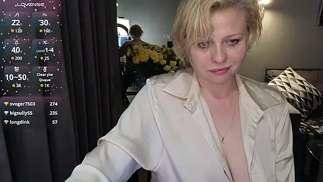 Snapshot of Gray_swann chatting on February 19, 2025, 3:49 pm Gray swann online show from February 19, 2025, 3:49 pm