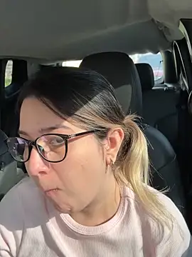 amooraaamoon online show from November 15, 2025, 12:13 pm