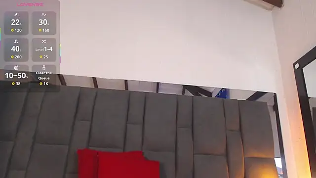 Snapshot of SELENA_BIGBOOBS chatting on October 14, 2025, 3:35 pm SELENA BIGBOOBS online show from October 14, 2025, 3:35 pm