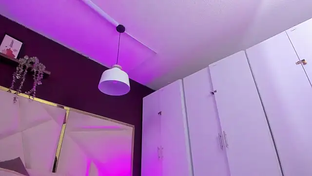 April bowie online show from October 18, 2025, 11:11 am